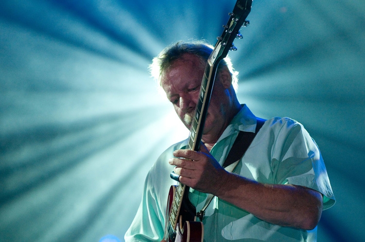 ce3ec87f1c41a7b08b9cc17299f091471337915425